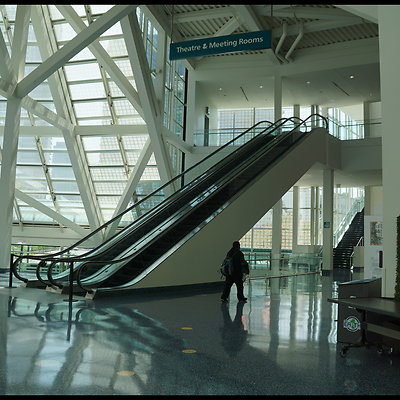 LA.Con.West.Hall.Lobby.93