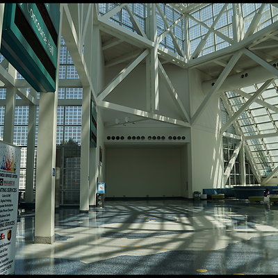 LA.Con.West.Hall.Lobby.91