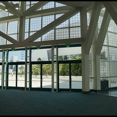 LA.Con.West.Hall.Lobby.64