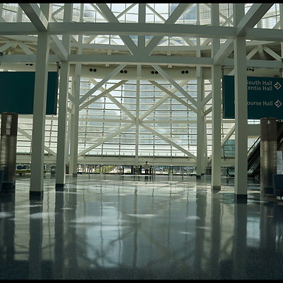 LA.Con.West.Hall.Lobby.71