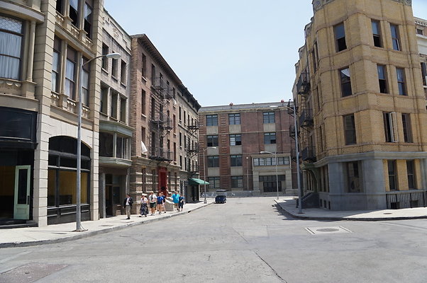 Paramount.Back.Lot.w.car.10