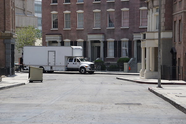 Paramount.Back.Lot.w.car.09