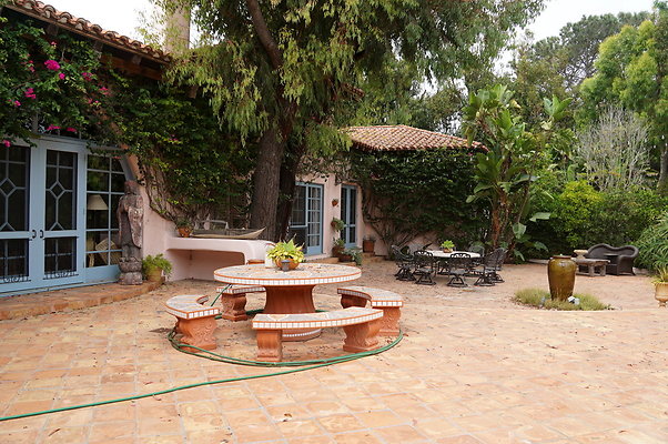 On.Loc.Gardens.4770.BU.03