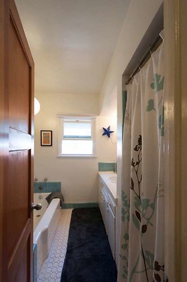 10588 bath2