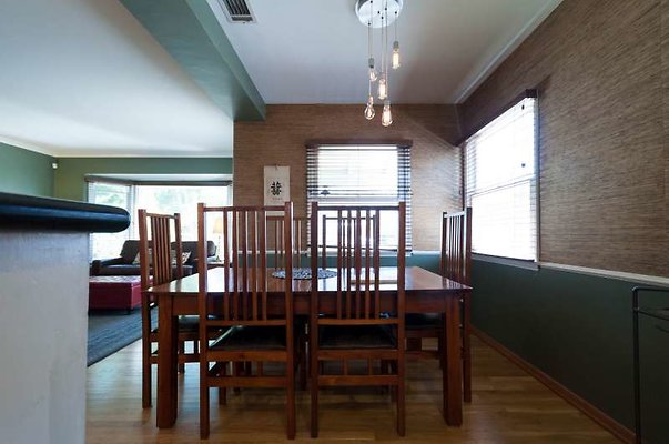 10588 dining3