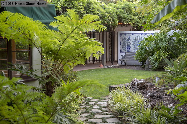 76path-to-front-yard