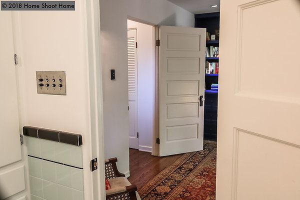 28bathroom1-reverse
