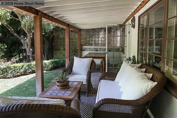 63guesthouse-porch-reverse