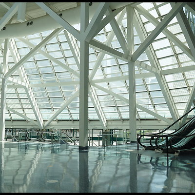 LA.Con.West.Hall.Lobby.95