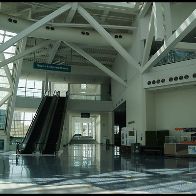 LA.Con.West.Hall.Lobby.87