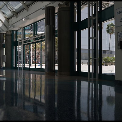 LA.Con.West.Hall.Lobby.101