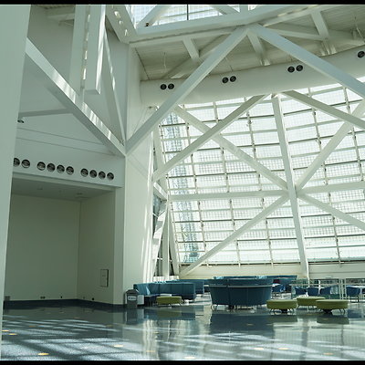 LA.Con.West.Hall.Lobby.82