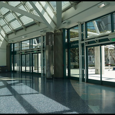 LA.Con.West.Hall.Lobby.04