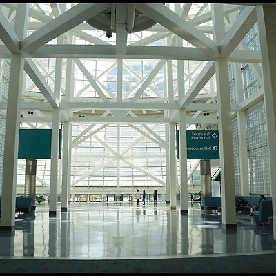 LA.Con.West.Hall.Lobby.68