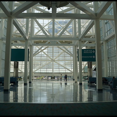 LA.Con.West.Hall.Lobby.65