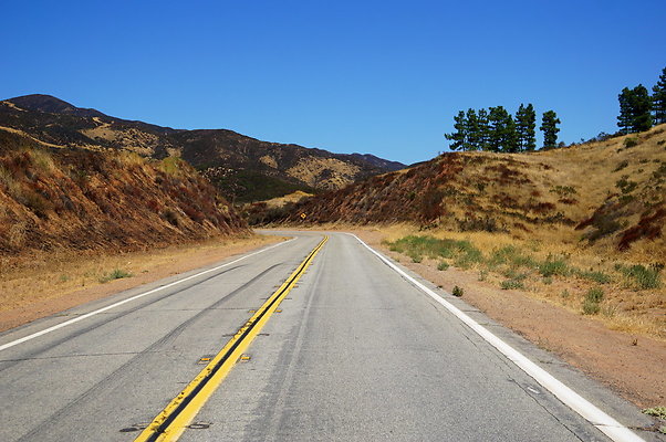 Lake.Hughes.Rd.114