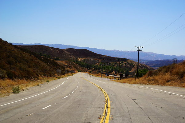 Lake.Hughes.Rd.327