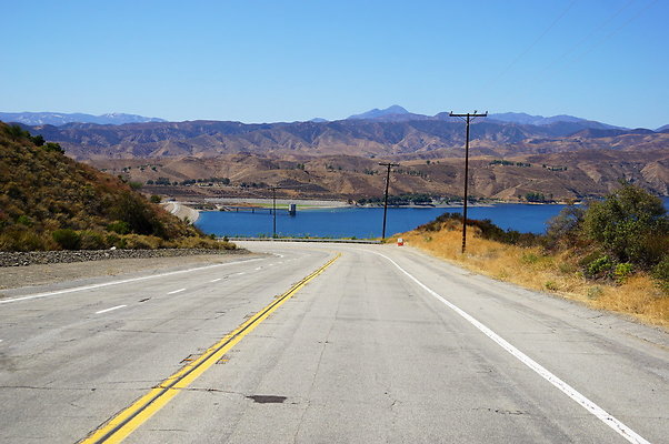 Lake.Hughes.Rd.320