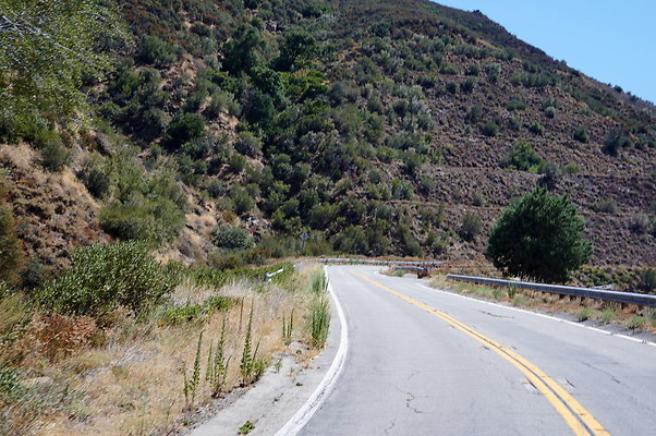 Lake.Hughes.Rd.215