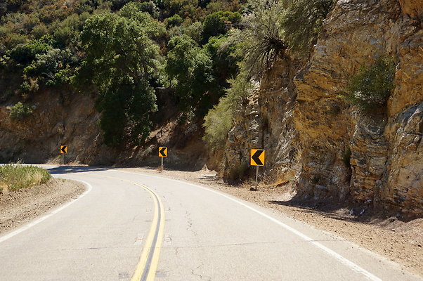 Lake.Hughes.Rd.194
