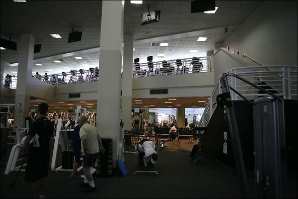 ParkTerrace 90045 20110427 1157