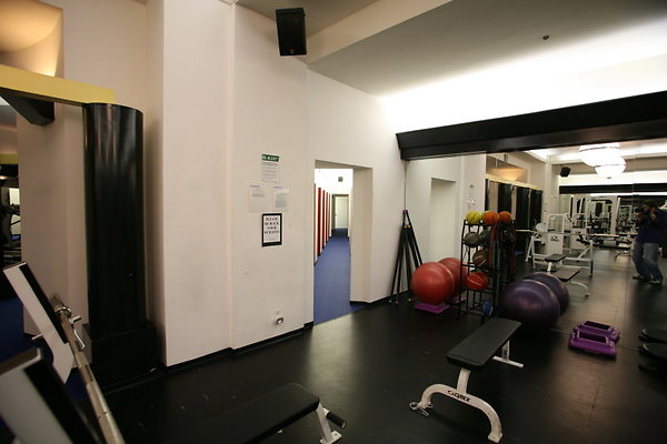 Weight Room &amp; Hallway 0030 1
