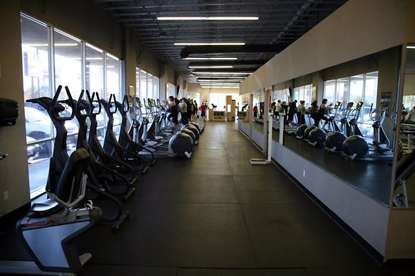 res burbankathleticclub021