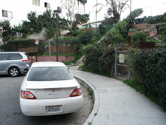 Manzanita.St.Comm.Garden.04