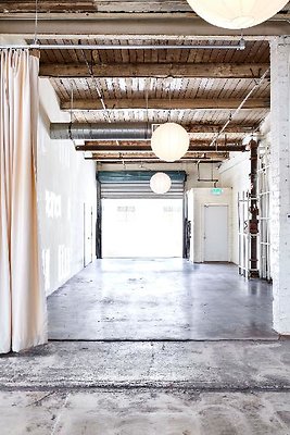 12042 loft19