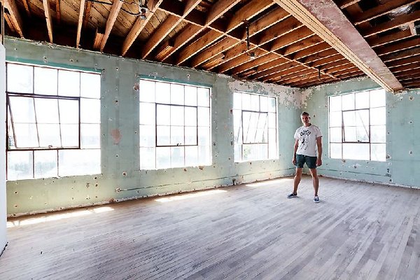 12042 loft44