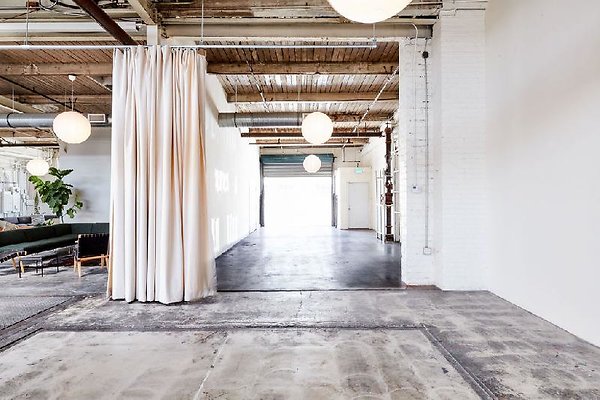 12042 loft18