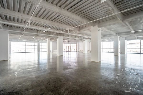 wall-street image 24 wall-street image 24