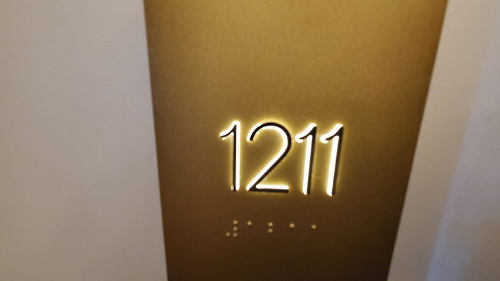 Waldorf.Suite 1211