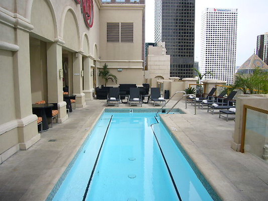 Checkers.Rooftop.Pool.02