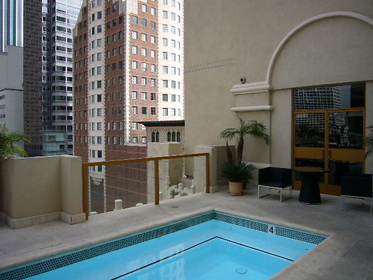 Checkers.Rooftop.Pool.06