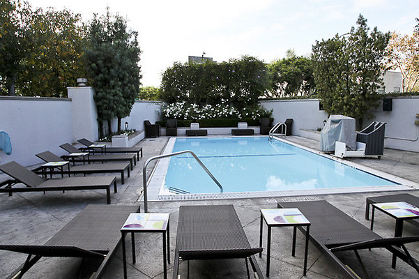 Sofitel.Weho.Pool.05