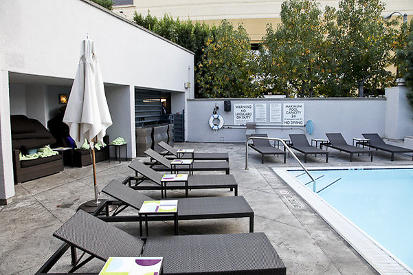 Sofitel.Weho.Pool.07