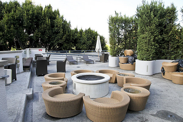 Sofitel.Weho.Pool.03