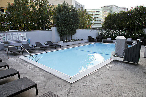 Sofitel.Weho.Pool.06