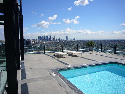 Mercury.Rooftop.Pool.Ktown.04