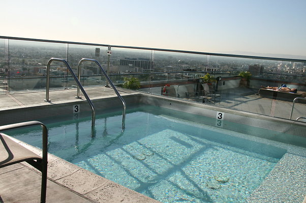 1100.Wil.Pool.33rd.FLR.21