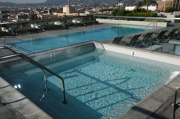 1100.Wil.Pool.33rd.FLR.22