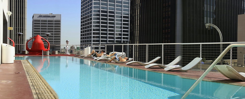 Standard.Rooftop.Pool.06
