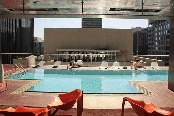 Standard.Rooftop.Pool.08