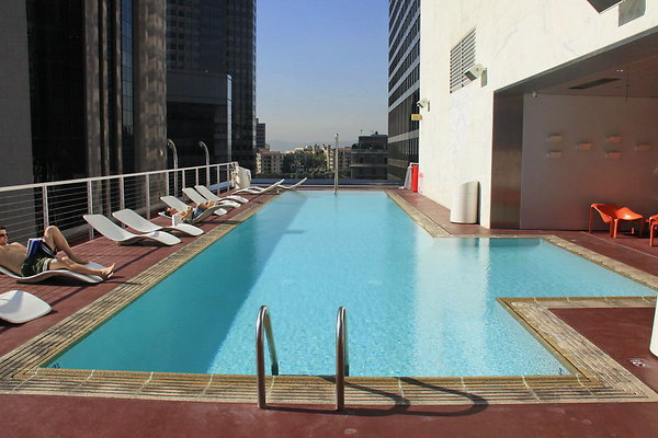 Standard.Rooftop.Pool.13