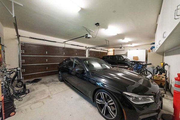 11766 garage