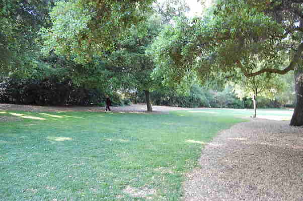 Descanso.Main.Lawn.15