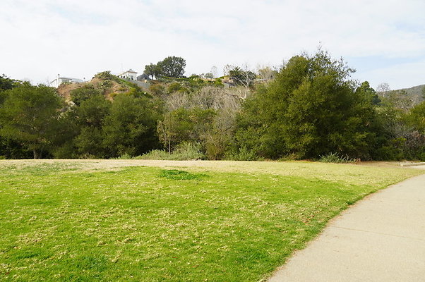 Temescal.GateWay.Front.Grass.05