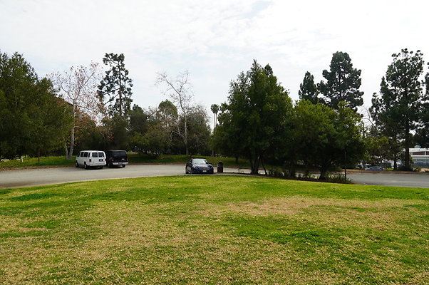 Temescal.GateWay.Front.Grass.14
