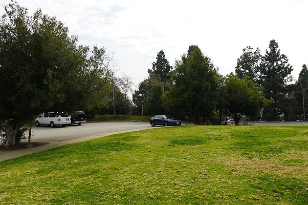 Temescal.GateWay.Front.Grass.09